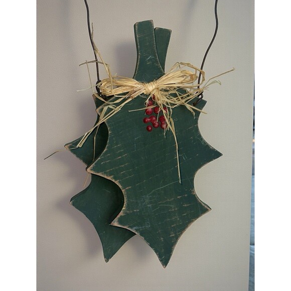 Primitive Holly Leaf Christmas Wall Hanging Rustic Wood Folk Art Decor - Picture 15 of 16